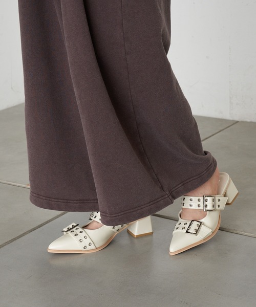 RAY CASSIN(レイカズン)の「アイレットミュール(その他シューズ・レディース・ブラック/ベージュ/ホワイト・S/L/M)」の7枚目の写真