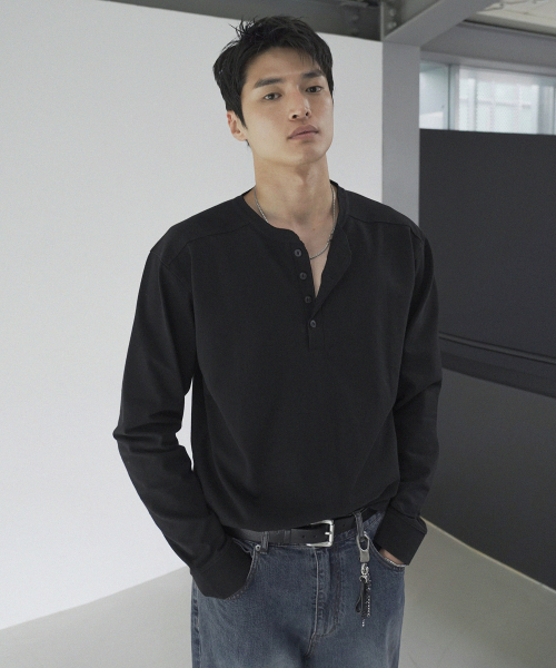 SIIIIDO(シド)の「ARMOR GOAT HENRYNECK LONGSLEEVE(BLACK)(Tシャツ/カットソー・メンズ・その他・3/2/4)」の2枚目の写真