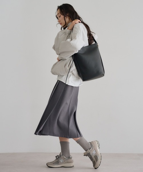 soins（ソワン）の「【牛革】2WAYワンハンドルバケツトートバッグ（トートバッグ・レディース・ブラック/ブラウン・FREE）」の11枚目の写真