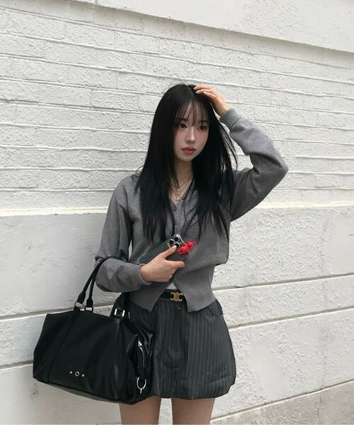 ROLAROLA(ロラロラ)の「V NECK BASIC CARDIGAN GRAY(カーディガン/ボレロ・レディース・グレー・FREE)」の5枚目の写真