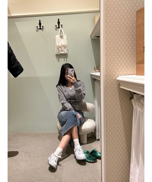ROLAROLA(ロラロラ)の「V NECK BASIC CARDIGAN GRAY(カーディガン/ボレロ・レディース・グレー・FREE)」の11枚目の写真