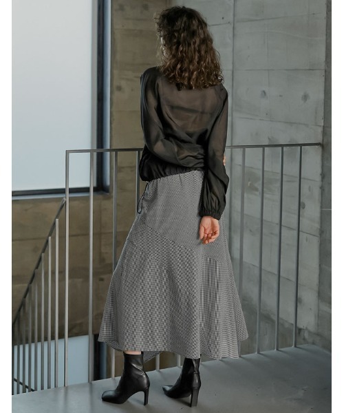 Re:EDIT（リエディ）の「[2026S/S COLLECTION][低身長サイズ有]ギンガムチェックアシンメトリーヘムスカート（スカート・レディース・ブラック/ブラウン・SHORT/MEDIUM/LARGE）」の4枚目の写真