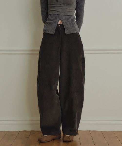 MARROT(マロット)の「カーブドコーデュロイパンツ_チャコール(その他パンツ・レディース・チャコール・MEDIUM/SMALL)」の1枚目の写真