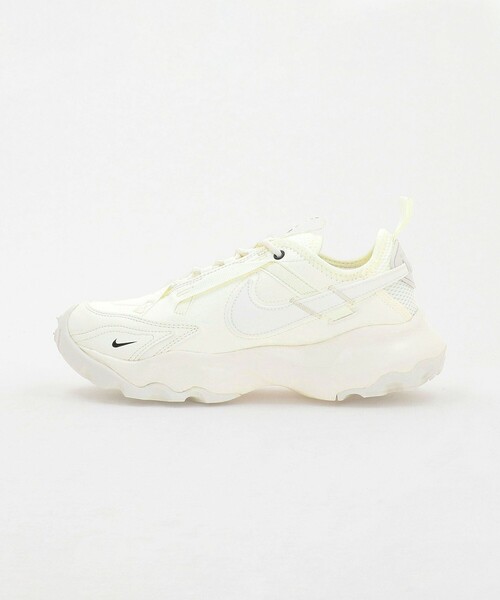 NIKE（ナイキ）の「＜NIKE＞ウィメンズ TC7900/スニーカー（スニーカー・レディース・オフホワイト・24cm/23.5cm/23cm/25cm/24.5cm）」の5枚目の写真