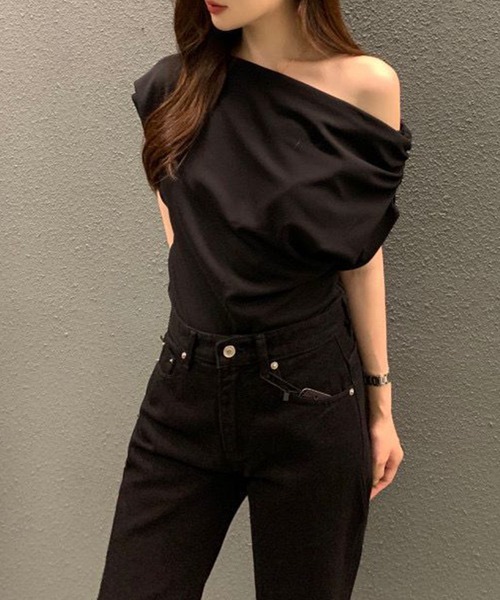 c.u.l(シーユーエル)の「無地 アシンメトリー オフショルダー Tシャツ カットソー culw893(Tシャツ/カットソー・レディース・ブラック/ホワイト・S/M)」の8枚目の写真