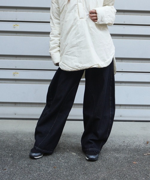 Jayne K(ジェーンケー)の「【Jayne K/ジェーン ケー】ボタンフライデニムカーブパンツ(デニムパンツ・レディース・ブラック・MEDIUM/X-LARGE/LARGE)」の5枚目の写真
