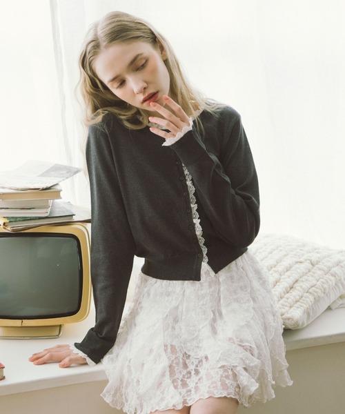 archives（アルシーヴ）の「レースレイヤードニットカーディガン（ニット/セーター・レディース・ピンク/ブルー/チャコールグレー/アイボリー・MEDIUM）」の5枚目の写真