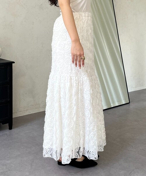 prose verse（プロズヴェール）の「3Dフラワーティアードスカート（スカート・レディース・ブラック/オフホワイト・MEDIUM/LARGE）」の21枚目の写真