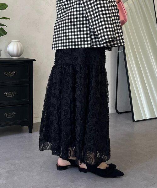 prose verse（プロズヴェール）の「3Dフラワーティアードスカート（スカート・レディース・ブラック/オフホワイト・MEDIUM/LARGE）」の3枚目の写真