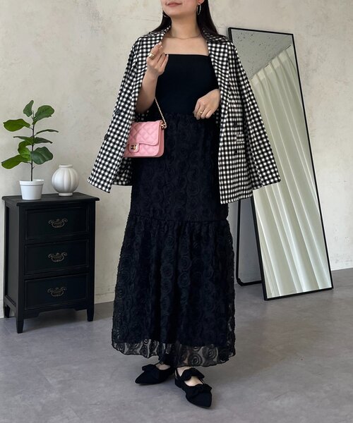 prose verse（プロズヴェール）の「3Dフラワーティアードスカート（スカート・レディース・ブラック/オフホワイト・MEDIUM/LARGE）」の4枚目の写真