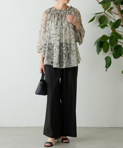 BEARDSLEY(ビアズリー)の「更紗柄ギャザーブラウス(シャツ/ブラウス・レディース・ベージュ・FREE)」の5枚目の写真