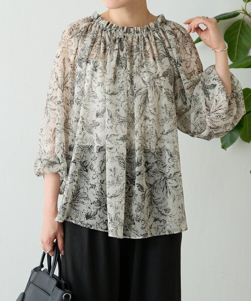 BEARDSLEY(ビアズリー)の「更紗柄ギャザーブラウス(シャツ/ブラウス・レディース・ベージュ・FREE)」の7枚目の写真