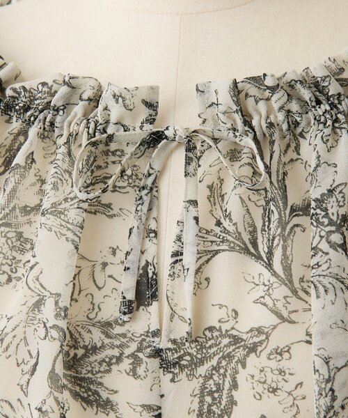 BEARDSLEY(ビアズリー)の「更紗柄ギャザーブラウス(シャツ/ブラウス・レディース・ベージュ・FREE)」の14枚目の写真