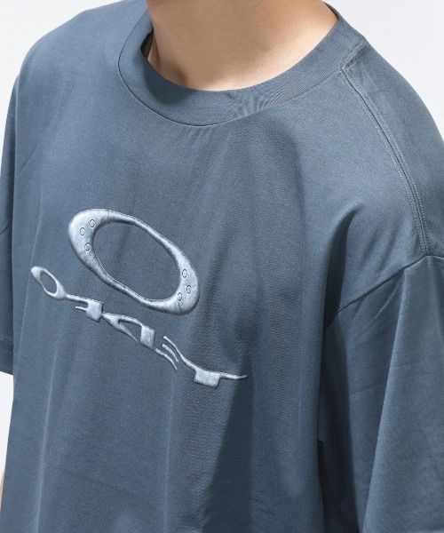 OAKLEY(オークリー)の「オークリー NEW RETRO TEE X-METAL 3.0(Tシャツ/カットソー・メンズ・オフホワイト/ブルーグレー/サンドグレー・LL/3L/L/M)」の10枚目の写真