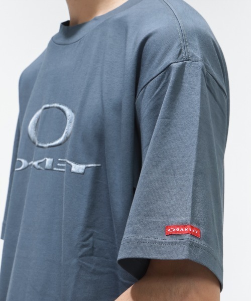 OAKLEY(オークリー)の「オークリー NEW RETRO TEE X-METAL 3.0(Tシャツ/カットソー・メンズ・オフホワイト/ブルーグレー/サンドグレー・LL/3L/L/M)」の11枚目の写真