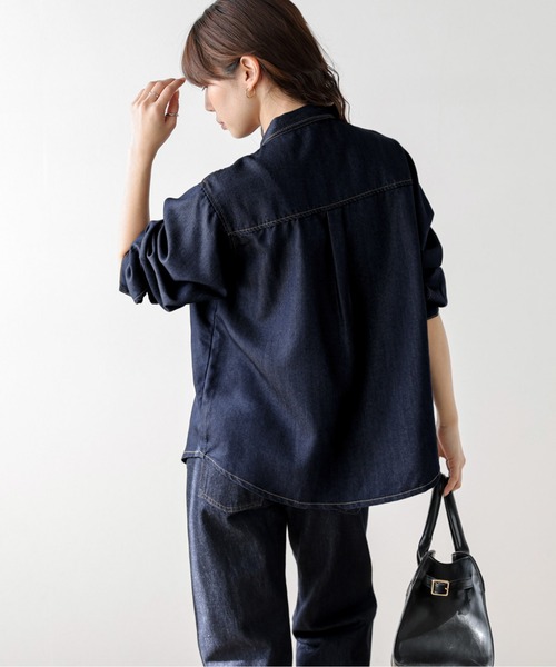 AMELY(エミリー)の「ボウタイ デニムシャツ(シャツ/ブラウス・レディース・ネイビー/ブルー・フリー)」の4枚目の写真