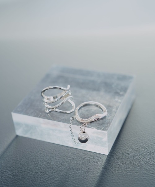 HARE(ハレ)の「2Pチャームツキリング(HARE)(リング・レディース・シルバー・FREE)」の2枚目の写真