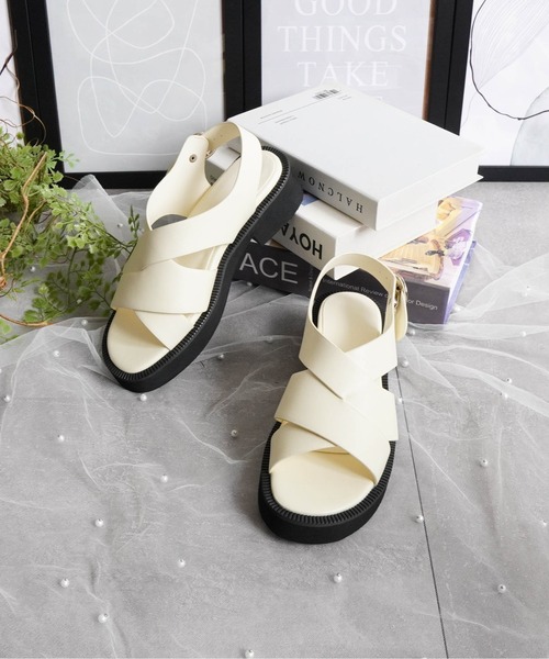 Fabby fabby(ファビィーファビィー)の「ワイドクロスバックストラップサンダル(サンダル・レディース・ブラック/オフホワイト/ブルー・SMALL/MEDIUM/LARGE)」の4枚目の写真