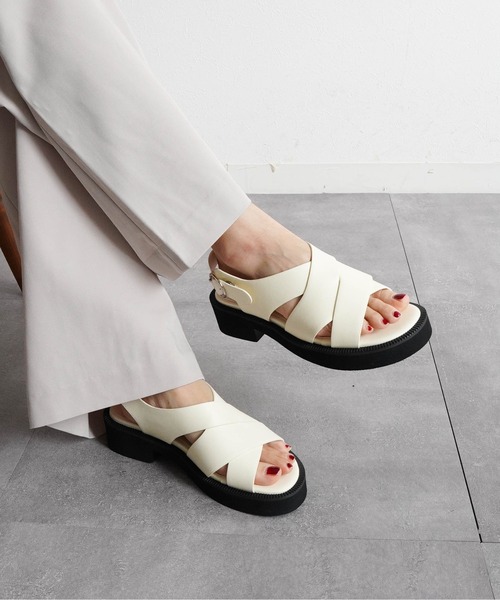 Fabby fabby(ファビィーファビィー)の「ワイドクロスバックストラップサンダル(サンダル・レディース・ブラック/オフホワイト/ブルー・SMALL/MEDIUM/LARGE)」の11枚目の写真
