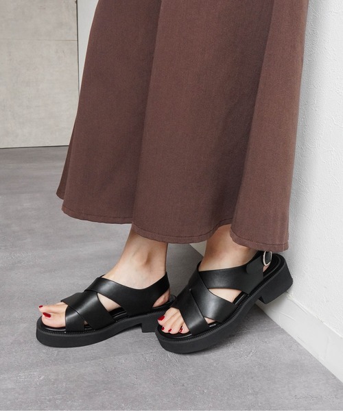 Fabby fabby(ファビィーファビィー)の「ワイドクロスバックストラップサンダル(サンダル・レディース・ブラック/オフホワイト/ブルー・SMALL/MEDIUM/LARGE)」の17枚目の写真