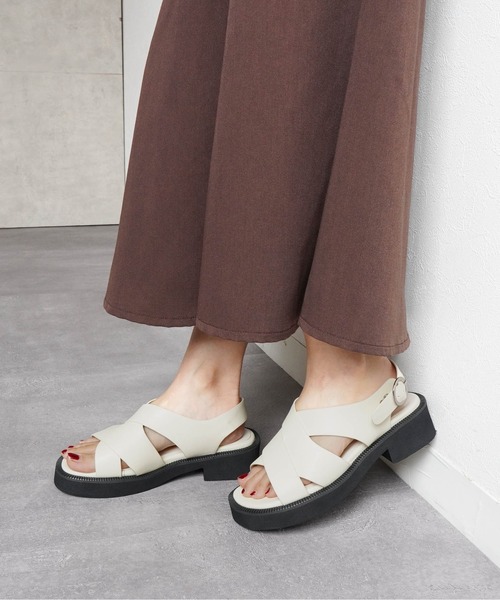 Fabby fabby(ファビィーファビィー)の「ワイドクロスバックストラップサンダル(サンダル・レディース・ブラック/オフホワイト/ブルー・SMALL/MEDIUM/LARGE)」の19枚目の写真
