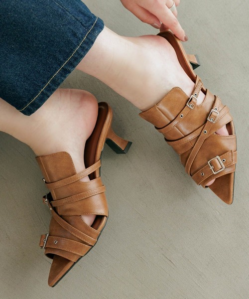 PAGEBOY（ページボーイ）の「ハトメミュールサンダル（サンダル・レディース・キャメル/ブロンズ/ブラック・MEDIUM/LARGE）」の3枚目の写真