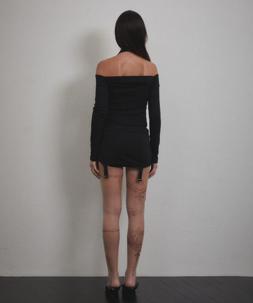VOONT(ブント)の「Eyelet Halter Long Sleeve (BLACK)(Tシャツ/カットソー・レディース・ブラック・OS)」の4枚目の写真