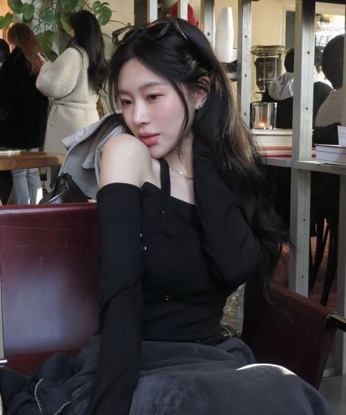 VOONT(ブント)の「Eyelet Halter Long Sleeve (BLACK)(Tシャツ/カットソー・レディース・ブラック・OS)」の16枚目の写真