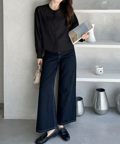 umune(ウムネ)の「シャツ 長袖 バンドカラー クロップド丈 ショート丈 シアー素材 透け感 カルゼ生地 ボリューム袖 きれいめ カジュアル トップス 秋 冬(シャツ/ブラウス・レディース・アイボリー/ベビーピンク/ブラック・FREE)」の7枚目の写真