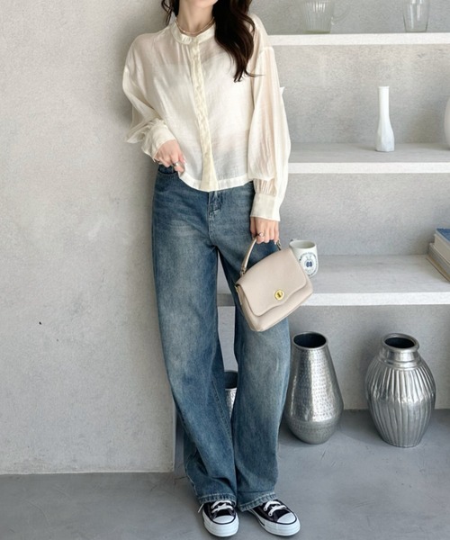 umune(ウムネ)の「シャツ 長袖 バンドカラー クロップド丈 ショート丈 シアー素材 透け感 カルゼ生地 ボリューム袖 きれいめ カジュアル トップス 秋 冬(シャツ/ブラウス・レディース・アイボリー/ベビーピンク/ブラック・FREE)」の14枚目の写真