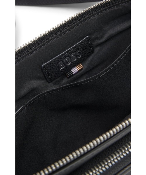 BOSS(ボス)の「スリムライン ベルトバッグ レタリングロゴ(ボディバッグ/ウエストポーチ・メンズ・ブラック・ONESIZE)」の4枚目の写真