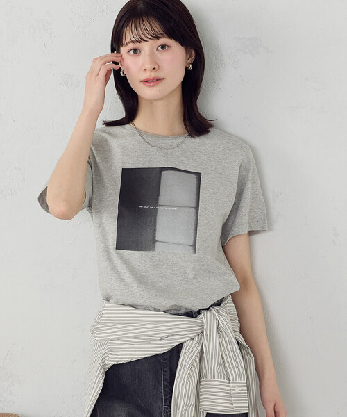COMME CA ISM(コムサイズム)の「フォトプリント Tシャツ(Tシャツ/カットソー・レディース・アイボリー/杢グレー/ネイビー/オレンジ・SMALL/MEDIUM/LARGE)」の12枚目の写真