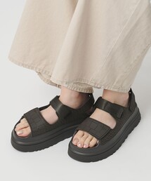 <UGG>ゴールデングロウ エンボスド サンダル