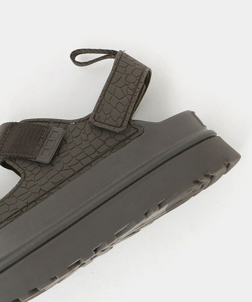 UGG(アグ)の「<UGG>ゴールデングロウ エンボスド サンダル(サンダル・レディース・ダークブラウン・5/8/6/7)」の12枚目の写真