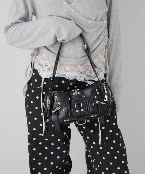 WHO'S WHO gallery(フーズフーギャラリー)の「【WEB限定】スタッズジップショルダーバッグ(ショルダーバッグ・レディース・ブラック/レッド/ピンク/ブラウン・FREE)」の7枚目の写真