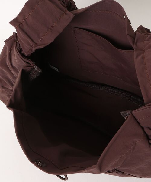 flower(フラワー)の「フリルシャーリングバッグ(ショルダーバッグ・レディース・ブラウン/アイボリー・FREE)」の18枚目の写真