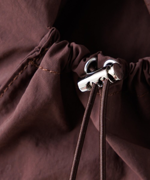 flower(フラワー)の「フリルシャーリングバッグ(ショルダーバッグ・レディース・ブラウン/アイボリー・FREE)」の21枚目の写真