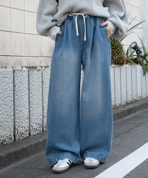 MONO-MART(モノマート)の「10.5oz タックワイドシルエット イージー カーブデニムパンツ<速乾/マシンウォッシャブル/サステナブル>(デニムパンツ・レディース・ブラック/ライトブルー/アイボリー/ワンウォッシュ/ブルー/ブラウン/ブラック系・S/M/L)」の15枚目の写真
