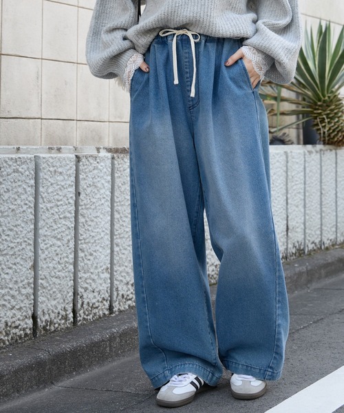 MONO-MART(モノマート)の「10.5oz タックワイドシルエット イージー カーブデニムパンツ<速乾/マシンウォッシャブル/サステナブル>(デニムパンツ・レディース・ブラック/ライトブルー/アイボリー/ワンウォッシュ/ブルー/ブラウン/ブラック系・S/M/L)」の21枚目の写真