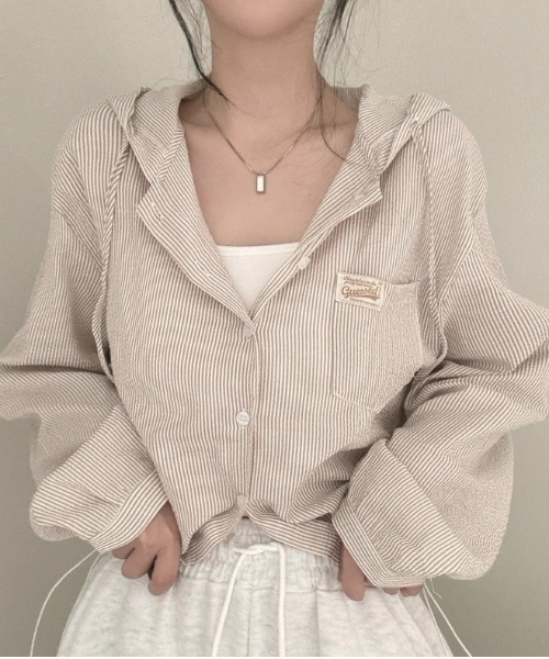 ViViDAY(ビビデー)の「ボーダー柄フードシャツ(Tシャツ/カットソー・レディース・サックスブルー/ベージュ・M)」の1枚目の写真