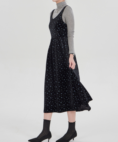 MAIA(マイア)の「ベルベットフラワーワンピース-ブルー(テンセルTシャツセット)(ワンピース・レディース・その他・MEDIUM/LARGE)」の2枚目の写真