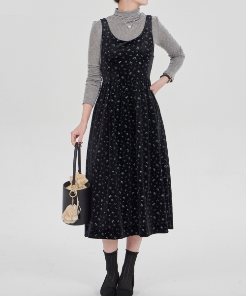 MAIA(マイア)の「ベルベットフラワーワンピース-ブルー(テンセルTシャツセット)(ワンピース・レディース・その他・MEDIUM/LARGE)」の4枚目の写真