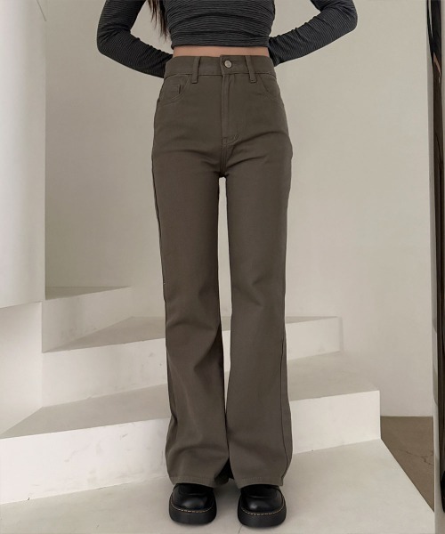 4INT.(フォイント)の「ベーシック スリム コットン セミブーツカット パンツ(その他パンツ・レディース・カーキ/ブラック/ベージュ・L/M/S)」の3枚目の写真