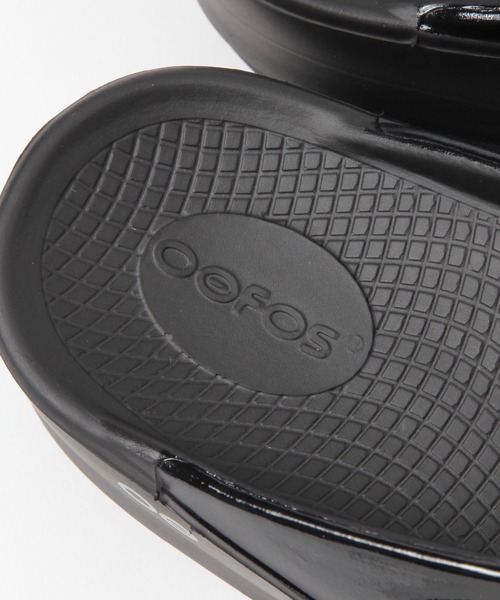 OOFOS(ウーフォス)の「【OOFOS(ウーフォス)】OOmega(サンダル・レディース・ブラック/ベージュ・23/24)」の11枚目の写真