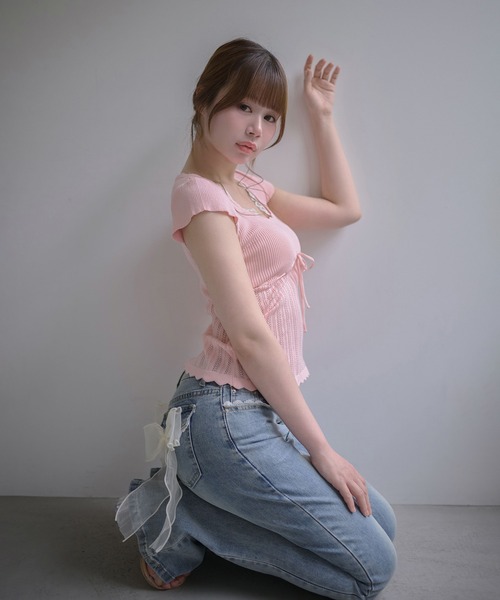 M DOLLY(エムドリー)の「Ribbon remi flare denim / リボンレミフレアデニム(デニムパンツ・レディース・ダークブルー・M/S)」の5枚目の写真