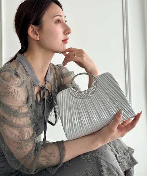MYMOOD.(マイムード)の「プリーツコンパクトハンドバッグ パーティーバッグ 結婚式パーティーお呼ばれオケージョン(クラッチバッグ・レディース・シルバー/ブラック・FREE)」の19枚目の写真