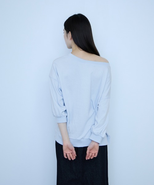 VICKY(ビッキー)の「【大人の抜け感】ワッペンマルチネックスウェット(Tシャツ/カットソー・レディース・ブルー系その他/ダークネイビー/アイボリー・M)」の13枚目の写真