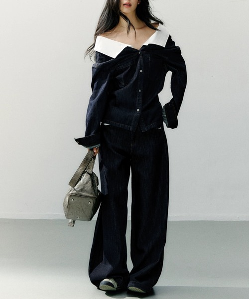 FAVORITO(ファヴォリート)の「デニムボートネックシャツ(シャツ/ブラウス・レディース・ダークブルー・M/S/XL/L)」の6枚目の写真