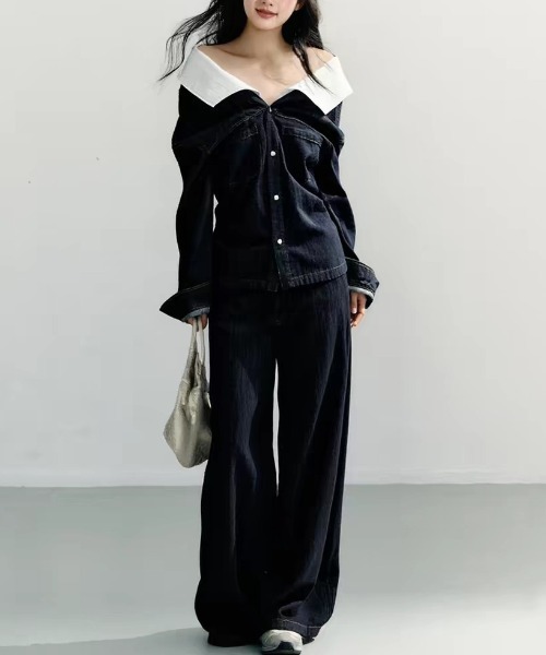 FAVORITO(ファヴォリート)の「デニムボートネックシャツ(シャツ/ブラウス・レディース・ダークブルー・M/S/XL/L)」の4枚目の写真