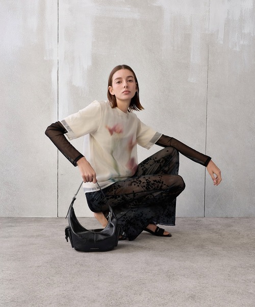 CHARLES & KEITH（チャールズ & キース）の「Bessie ベッシー サイドポケット ホーボーバッグ（ショルダーバッグ・レディース・ダークブラウン系3/スミクロ/クリーム・S）」の16枚目の写真